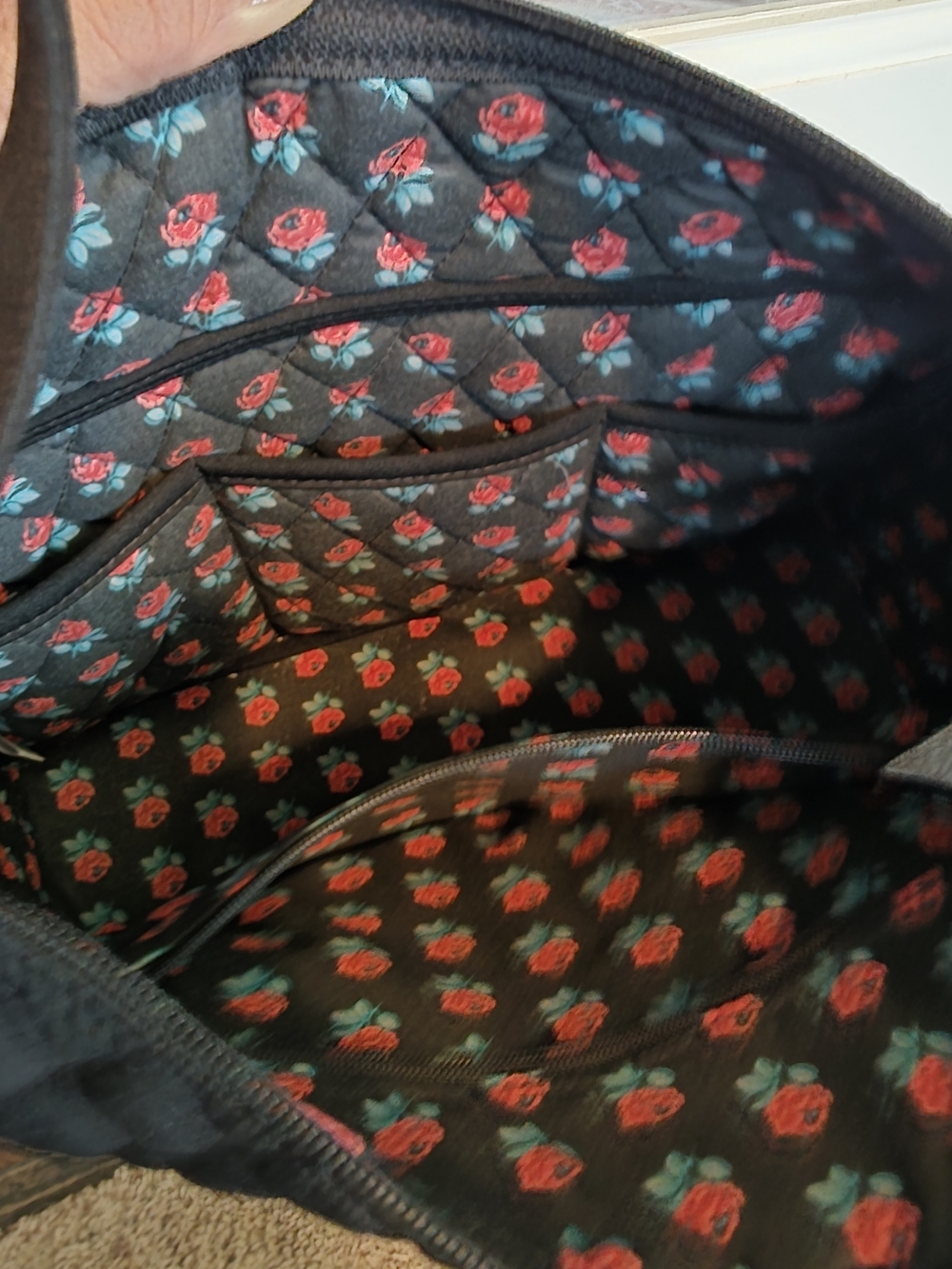 Vera Bradley On The Go Black Quilted Crossbody Shoulder Bag - Picture 6 of 7